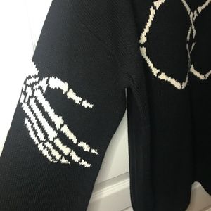 Obey Sweaters - Obey 'OG' Black + White Sweater - Size L Obey Sweaters - Obey 'OG' Black + White Sweater - Size L